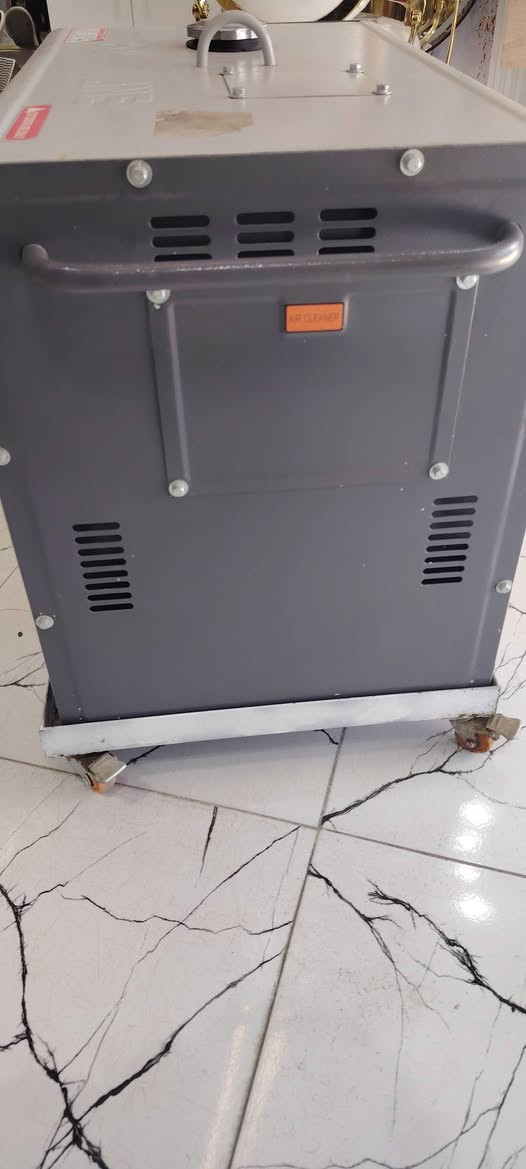 مولد ديزل صامت 25 نمبير جديده البيع سعر 1900 بيها مجال ***********
