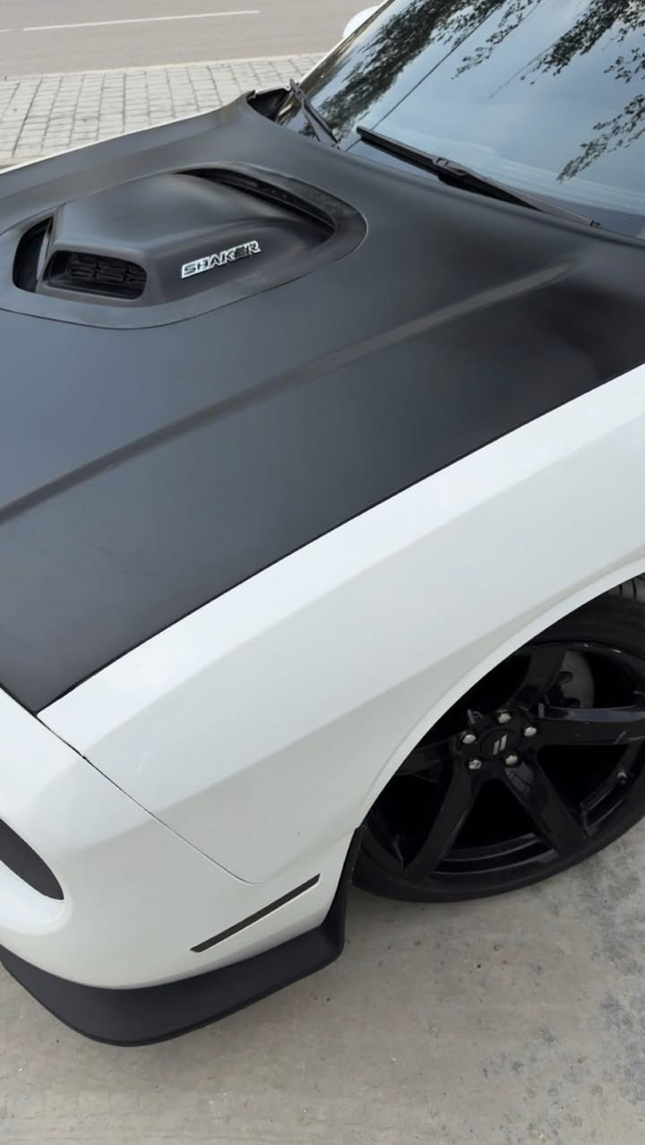 جالنجر شيكر RT(5700) موديل 2022
فول اعلى مواصفات مختمة من كل مكان شيكر 
ماشية 24 الف ميل والسيارة كلش جديدة وقوية وصاعدة داينو ومبرمجة يم ايكل 
السيارة بيهه جاملغ وبنيد ونفسهن مصلحات 
وصور الحادث مرفقة بل منشور رقم اربيل تحويل مباشر     
السعر 240$ وبيهه مجال 
مكان السيارة بغداد - البلديات 
رقم الهاتف / واتساب ***********
