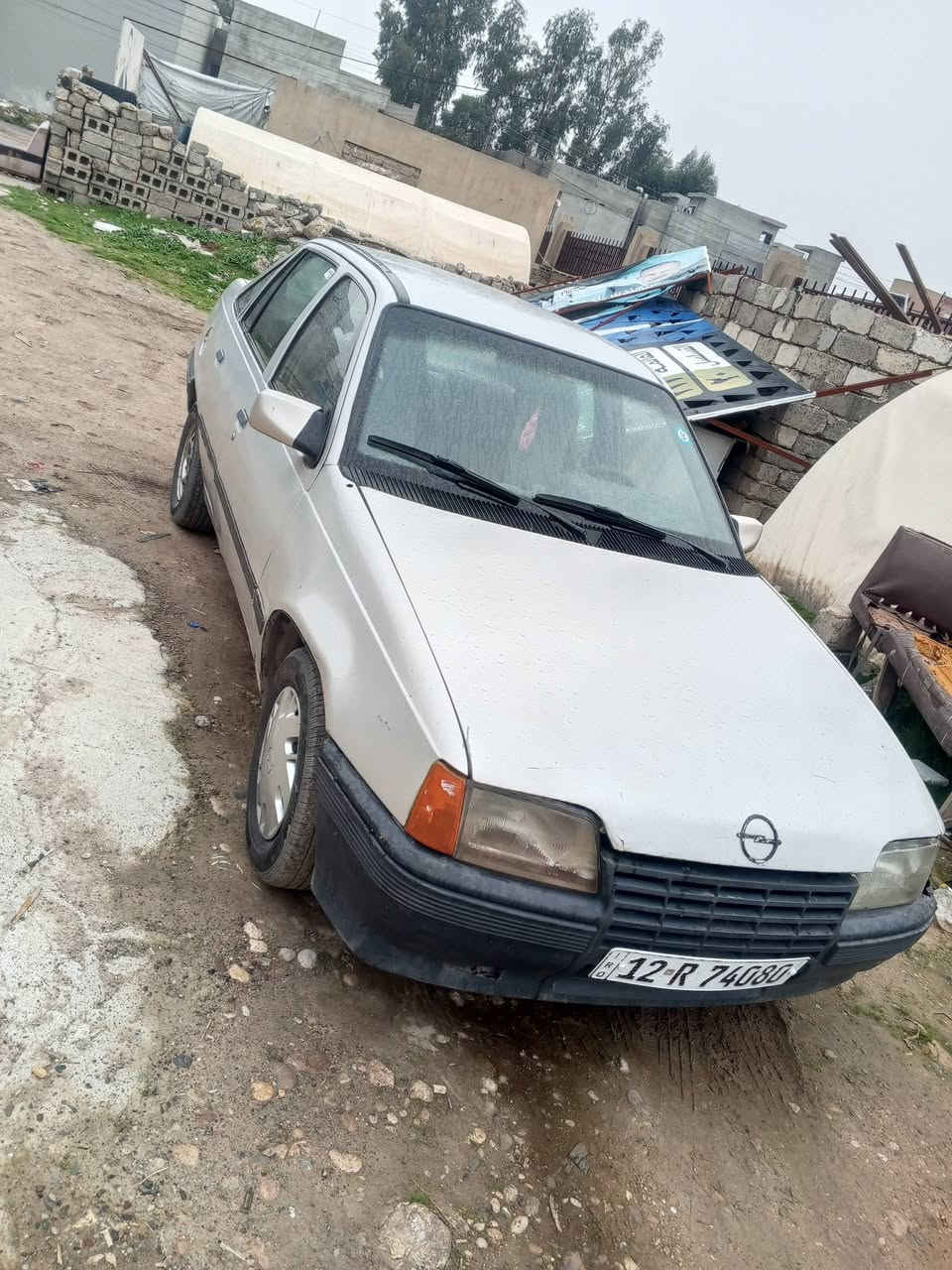 السلام عليكم كاديت رقم اجنبي باسمي محرك شرط جير شرط ضخم نظيف سياره جاهزه هزه جاهزه طخم نظيف باتري جديد العنوان موصل حي الفلاح السعر 25 وبيها مجال بسيط/***********/***********
