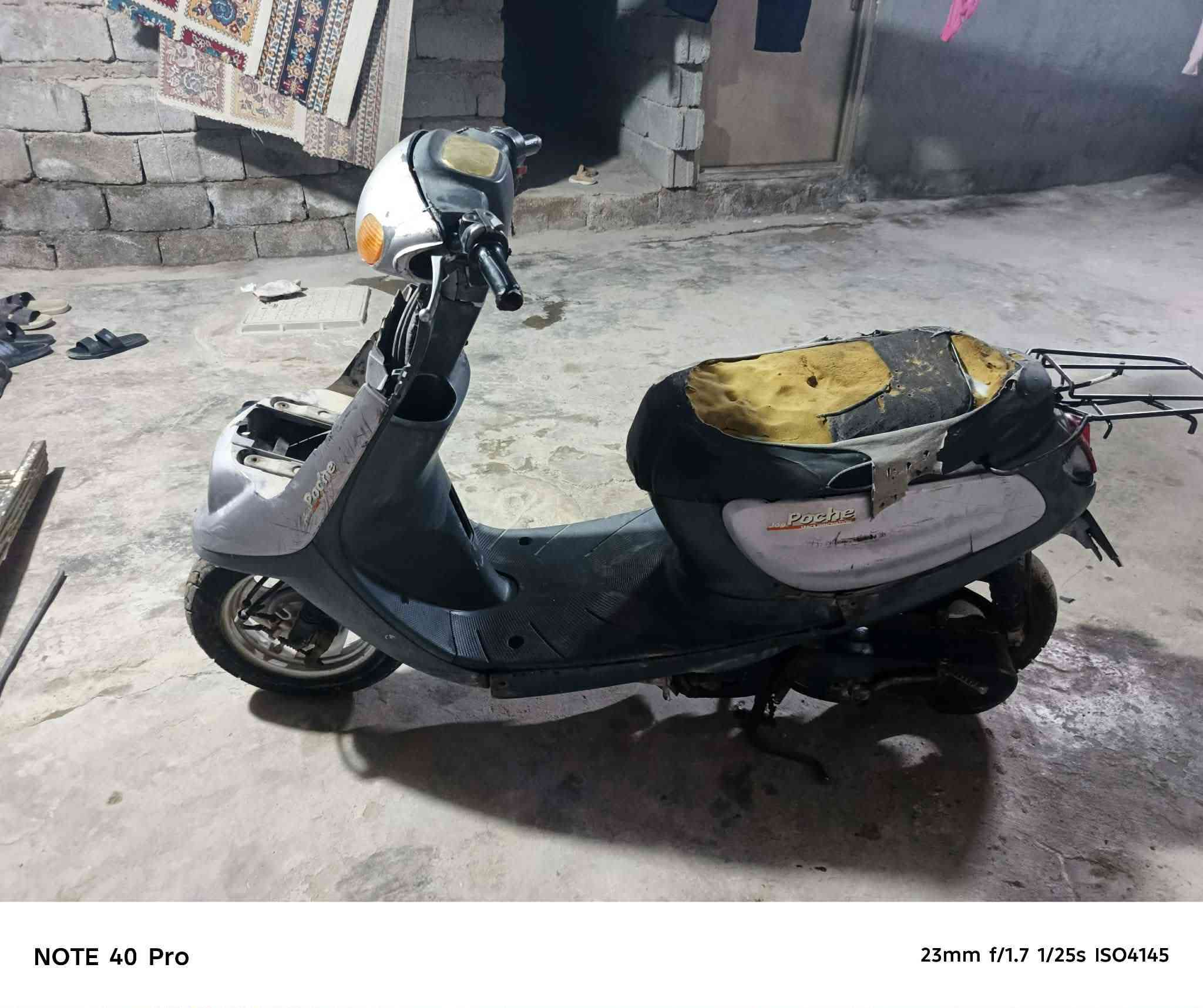 دراجه منغولي للبيع
السلام عليكم 
شاصي مكفول 
الكهربائيات عوزه باتري
المكينه خرسه حلوه كلش
السعر ١٠٠ قفل كلش مابيه مجال
للتصال عرقم فقط .***********
