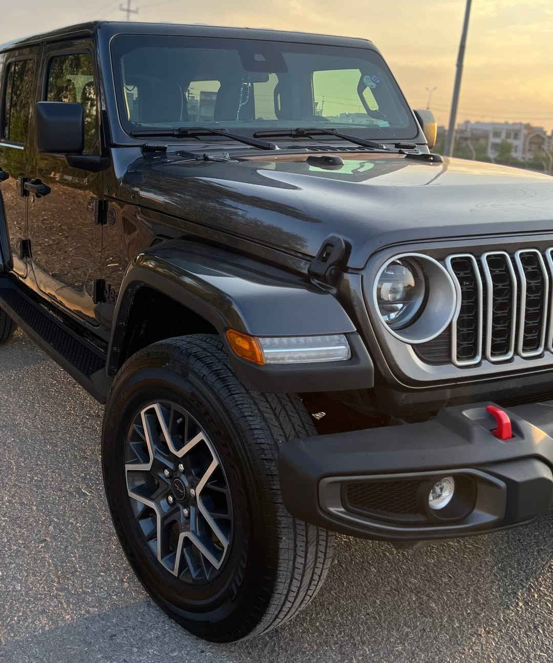 جيب رانكلر 2025 بو فروشتن
ره نك نه فتي  دوو بارجه بلادي كوراه بونيد جه ملوغ
سبغ بستك بن بكلاتي هه يتي
بي داخل 
ارباك سوكان و برده سيستمه 
مواصفات سحارا 
4 بستون توربو
نرخ 250  ورقه كه مك مه جال

تيبني سه ياره كه زماره كاتيه 
فحص و هزا كراوه 
يك مانكى ماوه بو ره قمي 
ناو نيشان هه ولير
***********

جيب رانجلر للبيع مواصفات سحارا 
2قطعه مبدل بلادي 
2025    سعر 250 
4 بستن توربو
رقم كاتي
تترقم شيمال 
فحص و هزا كامل 
باقي فقط ترقيم يعني شغل ساعه Singapore
