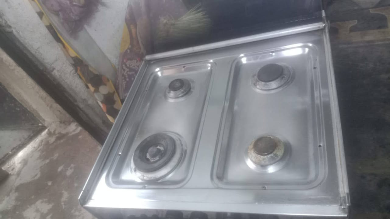 طباخ للبيع مستعمل شي قليل 75/***********
