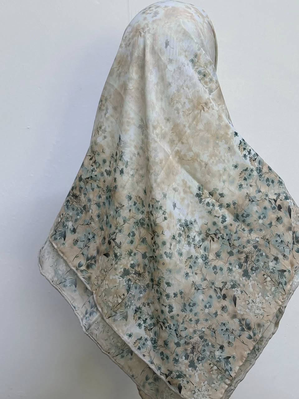 جمال الألوان لصيفيه 

قماشة حرير 

قياس ميه وربعين 

عرض أيام محدوده توصيل ثلاثه جميع المحافظات


**إذا كنت صاحب هذا الإعلان وتريد حذفه لأي سبب، رجاءا أرسل رسالة إلى الدعم الفني**