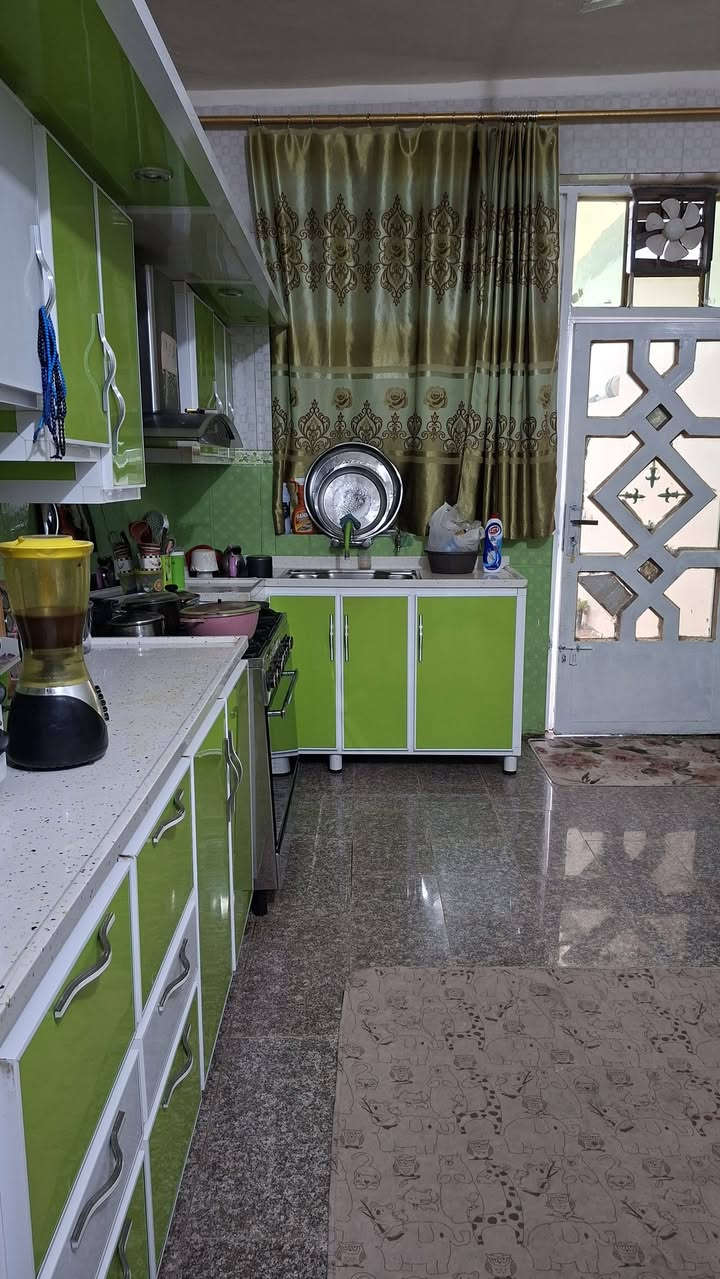 يالله على بركة الله يوجد بيت في منطقة معمل السوس امامه متنزة البيت مساحة ١٥٠م بناء جديد يتكون من غرفتين نوم وصاله وستقبال ومطبخ وصحيات وترك وطرمه الاستفسار مراجعة مكتبنا مكتب ابو مؤمل الرميحي للعقار مجاور البانزيخانه الداخليه
او الاتصال
***********
***********
