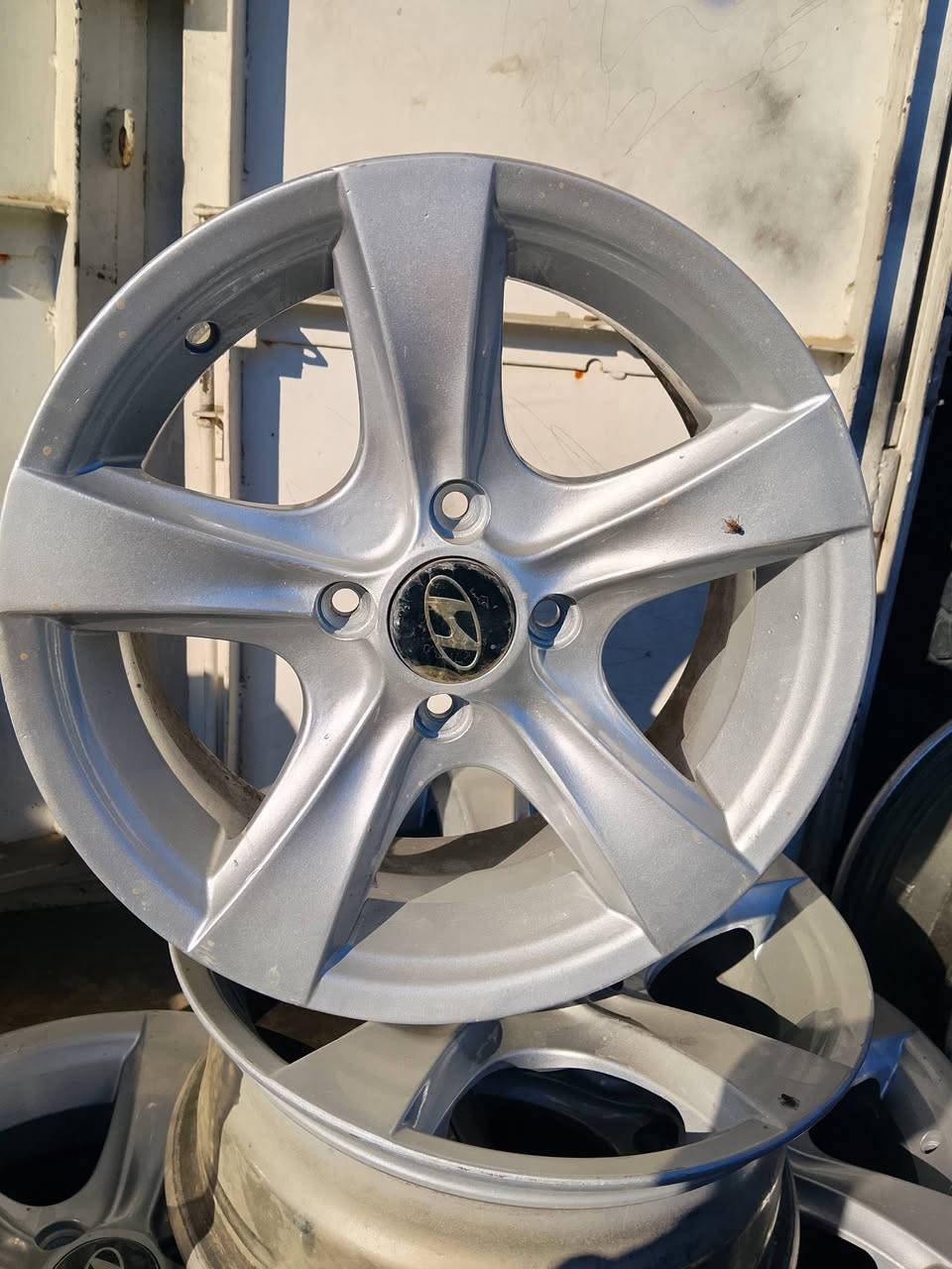 يوجد لدينا انواع الويل كب سيارات حديثة العنوان موصل الجديدة مقابل فرع السايلو ***********
