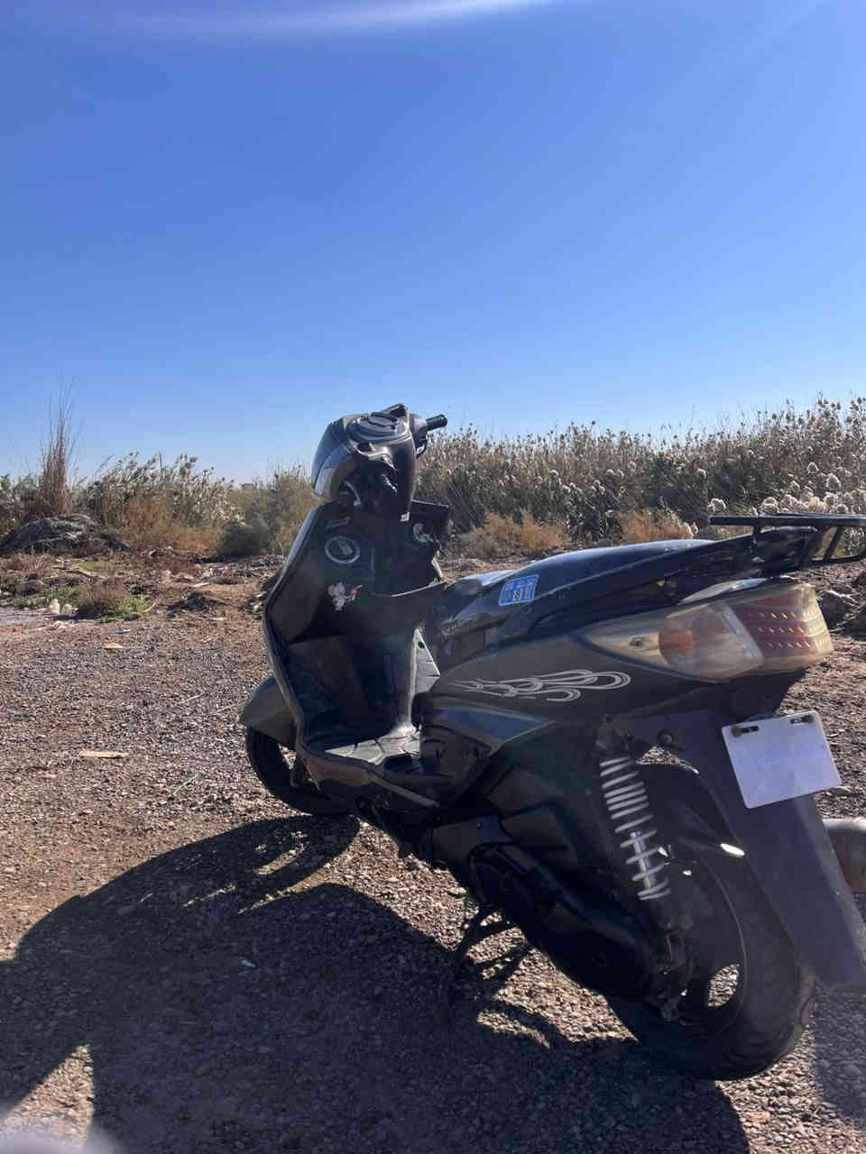 سلام عليكم شباب دراجه سكنس فحل نوزل خطين قبق نفخ ياباني دراجه بلاد كلش حلوه ما ناقصهه كلشي كهربائيات كلهه شغاله اشاير لايت امامي بك لايت كفرات بلاديه نضيفه. الرقم ***********مكان ديالى
