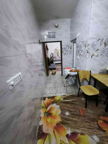 بيت تجاوز للبيع 100متر طابق واحد بدون بيتونه صب مسلح والارضيه رفت مو بتلو
يحتوي على غرفه ومطبخ واستقبال وحمام وتواليت داخلي وترك 
وتواليت خارجي 
شارع النواب مقابل رائد الواسطي نهايه الفرع 
او قريب على حسينيه الامام المهدي 
مدارس قريبه عليه  

،سعره 50وبيه مجال بسيط 
***********واتساب
***********واتساب
