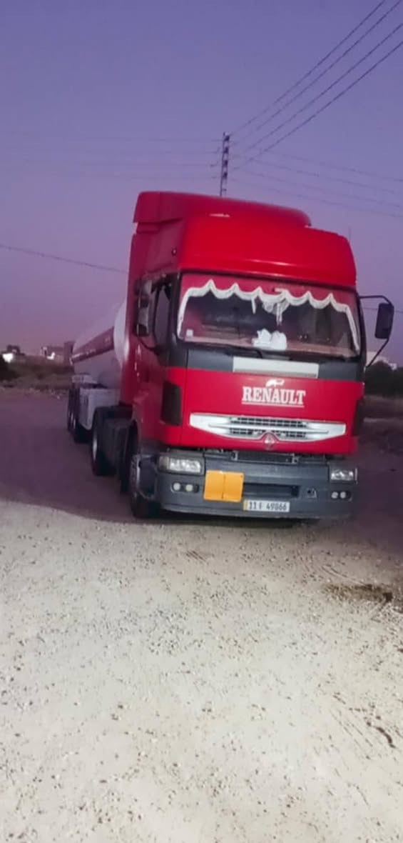 السلام عليكم رينو صهريج للببع انجكتر بلادي موديل 2005 جاهزه الشغل تخم تاير كهربايات كوله شغاله كير و محرك كوله بشرط طوناج جديد سنويه 2027 تسريح اميني بيه سياره شغاله على خط بصره )(***********)(***********
