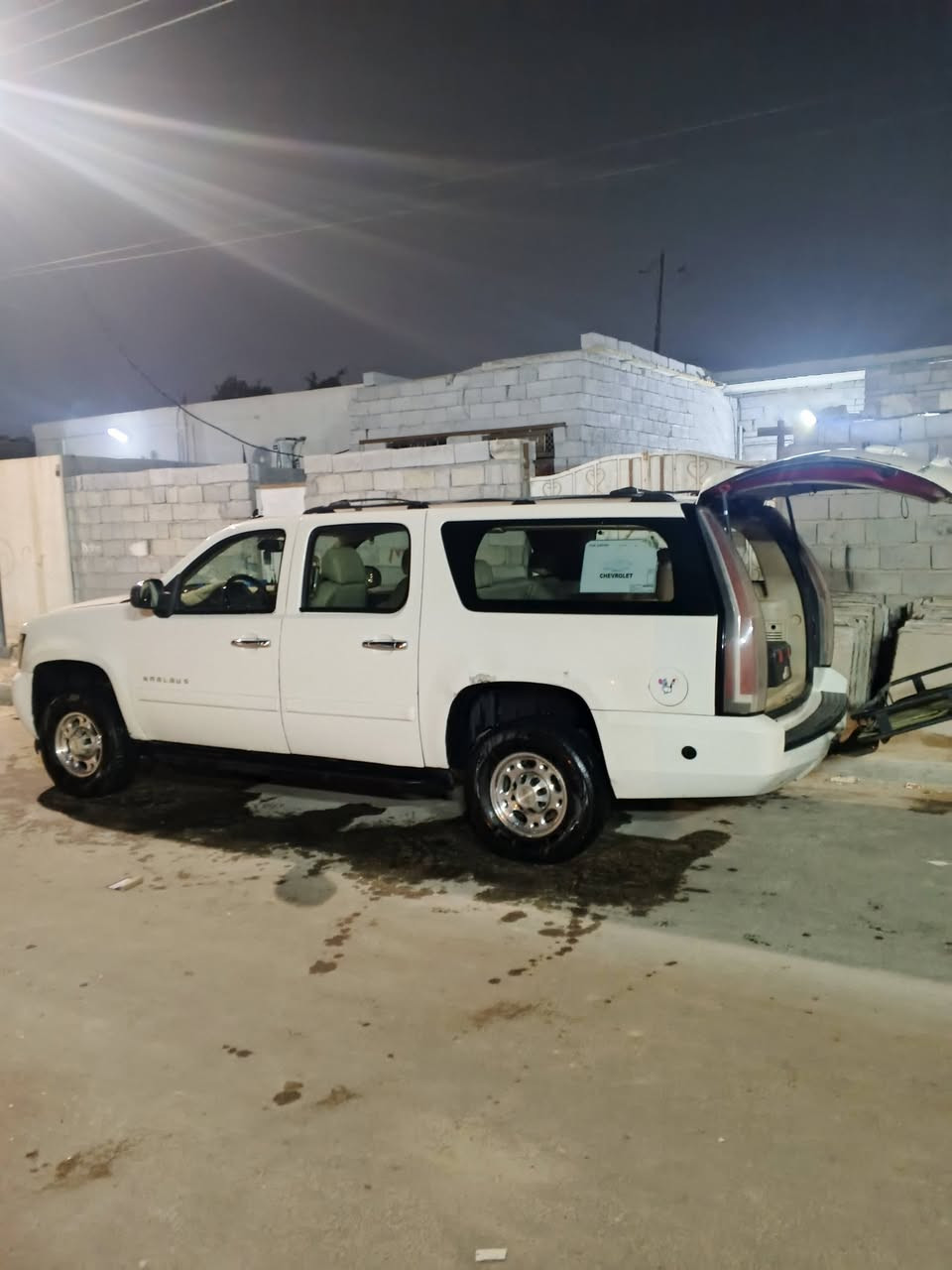 السلام عليكم يوكن 8 براغي فحل  سياره جاهزه من كل شيء غاز  و بنزين  السعر ب155 وبيها مجال اتصال على هذا الرقم ***********
