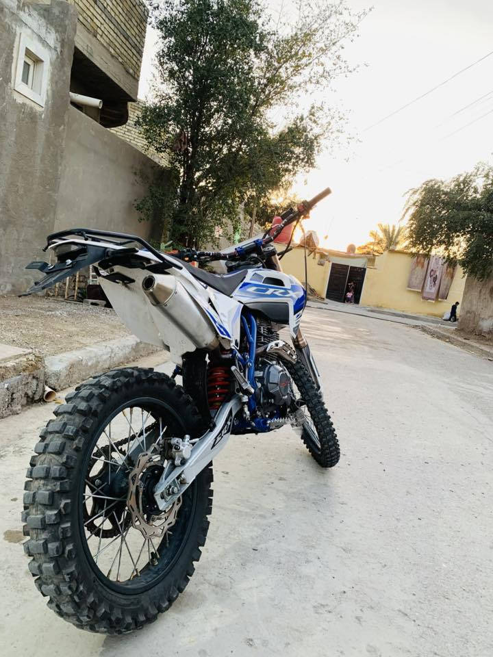 سلام عليكم دراجه قفاز CRX للبيع موديل 2026 حجم المكينه300cc دراجه كامله  مابيه نقص    
سعر الدراجه مليون 650 وبيها مجال لطيبين  مكاني بغداد خاص موجود ورقمي *********** بي واتساب
