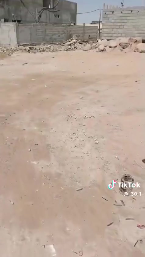 السلام وعليكم قطعه البيع ابو الخصيب بشارع محكمه زراعي  مساحه 200 متر محدوله كامله قريبه ع مدرسه صحاري الخضراء السعر 33 اتصال ***********
