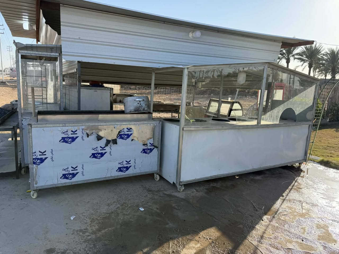 من الخاص للايجار 
مطعم تابع للكوفي وبصفه. ملعب وشارع خارجي جان شغله فول بس عدم لتزام العمل وعدم تفرقي تعبني طاير ورا العمل أريد أجره لي مشتغل مشاوي كافتريا يكدر يشتغل بي جاهز من كلشي وإذا ترتب بي بعد نتفق إني وياك وصفحه كوفي قويه ع تيك توك تكدر نسوي نشر وينجح سفري والي موجود ايجار مع كل غراضه وبعد بي براد ومجمده داخل كوفي وماكن لثرم زلايط وتجهيز خوش مشروع للي يريد يعيش موً يتبطرن وداير مدايره  ومنطقتين بلا كافتريات بس هوه موجود ومنطقه كامله بيه عنوان رمادي  منطقه صوفيه قرب محطه كهرباء رقم الهاتف ***********
