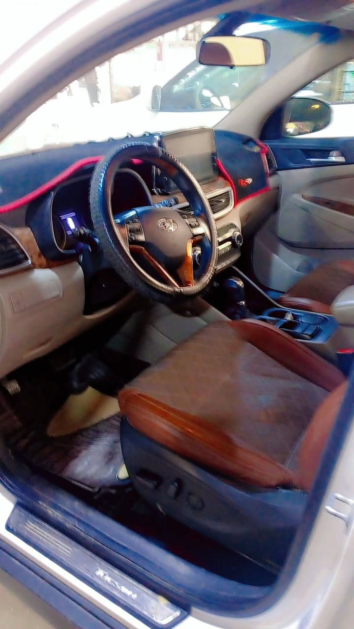 السلام عليكم هونداي توسان موديل ٢٠٢٠ خليجي شركه الكاصد سايد بريك بالرجل سياره فول مواصفات بصمه أبواب بصمه تشغيل ترحيب كشنات كهربائية جلد مري شفط السياره جديده كلش مكينه ٢٠٠٠ دوش سياره ماشيه ٦٩ الف مشي حقيقي استخدام شخصي رقم بغداد بسمي السعر ٢٠٥ وبيه مجال قليل مكاني كوت للبيع أو مراوس ***********
