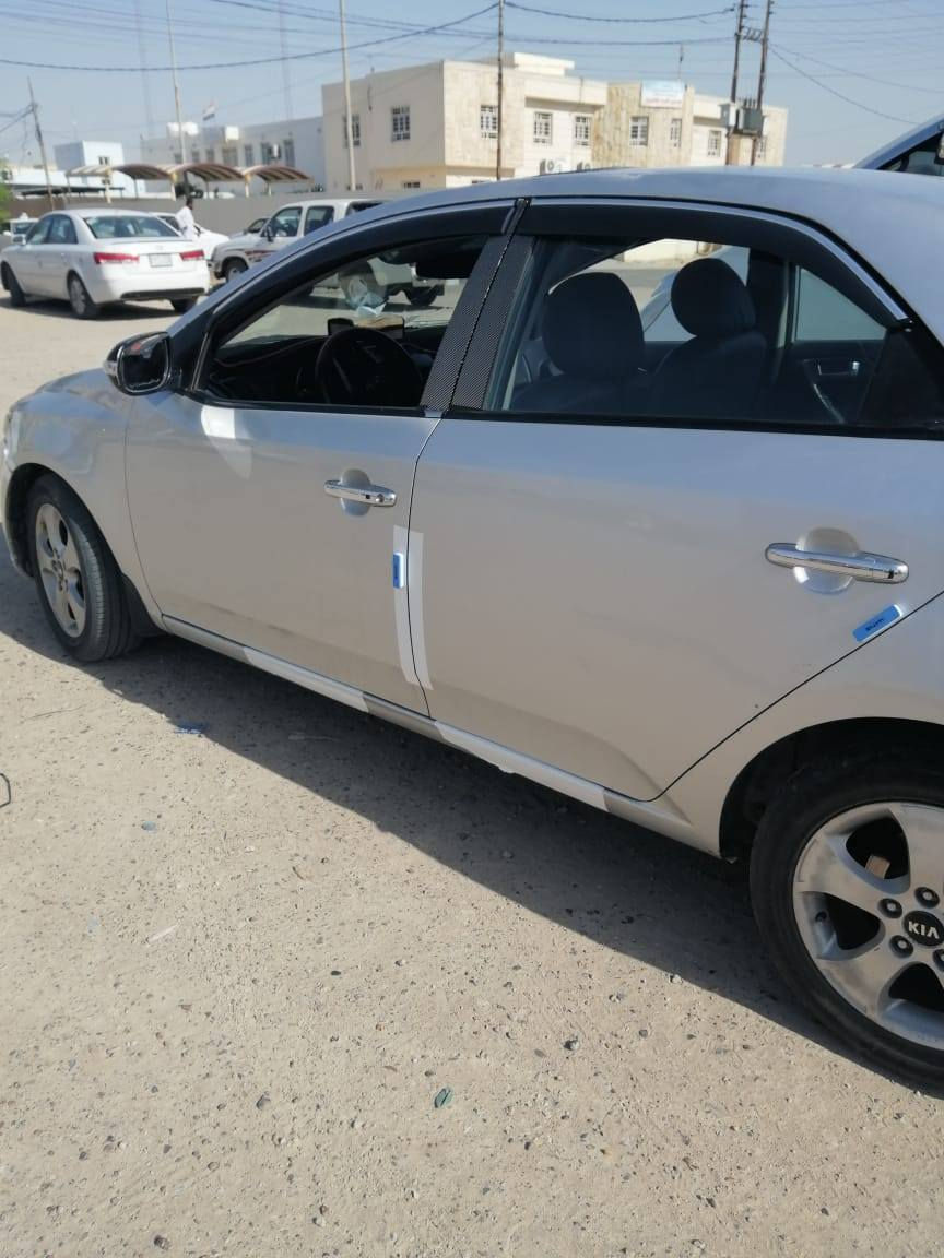 للبيع ب80 وبيه مجال بسيط جدا. 
سيراتو 2010 وارد خليجي رقم بغداد دولي باسمي
ضررها موضح بالسونار. كير محرك مكفول ،تدفئة تبريد شغال. مكان السيارة فلوجة. للاستفسار الاتصال على الرقم ***********.
أو التواصل على الخاص.
