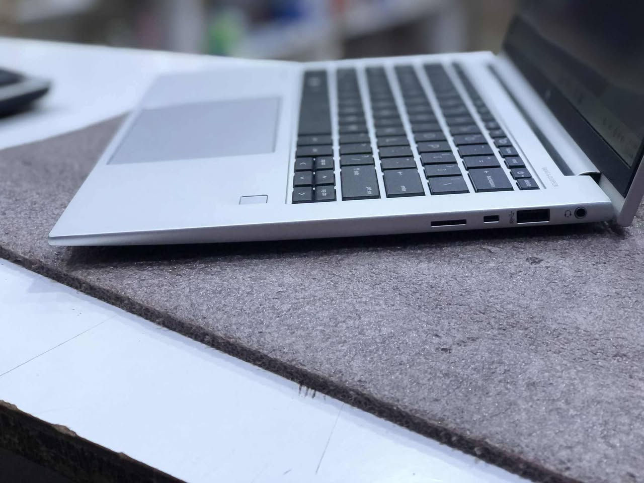 لابتوب Hp Elitebook 840 G9 للبيع
المواصفات:
• المعالج: Intel Core i7
جيل 12
• كرت الشاشة:  intel shared 
• الرام: 8 Gb
• التخزين: 512 NVMe SSD
• الشاشة: 14 إنج
• كيبورد ضوئي
. دقة الشاشة فول اج دي 1920* 1080 
• مناسب ، البرمجة،الدراسة ، والمونتاج

الملحقات:
شاحنة اصلية
الجنطة
ماوس وايرلس 

السعر: 550 الف دينار

*********** 

المكان: قضاء كلار. السليمانية
التوصيل متوفر لكل محافضات العراق
