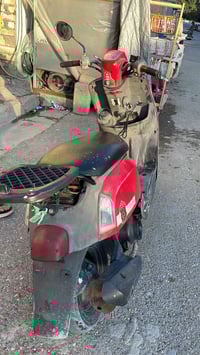 ماكس بوليس شلعه ومعدل دراجه حلوه ونضيفه وبيها نقوصات بسيطه سعر400وبيها...