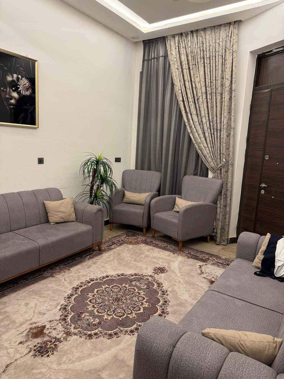 للبيع ١٢٥ متر واجهه ٥متر نزال ٢٠ متر بناء درجة أولى سنة البناء ٢٠٢١ 
السيدية خلف مدرسة الهدى مربع المعلمين قريب على شارع المركز السعر ٤٦٠ مليون 
للإستفسار احمد ***********
