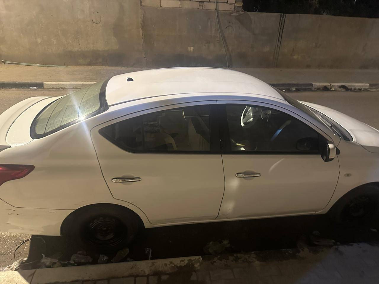 السلام عليكم نيسان سني 2020بيه حالوب خفيف مكينه كير كفاله بيه بردات بيه حادث بل بجم خفيف مكفوله من الضربه القويه او من المعجون او من الصبغ تخم تايرات جدد تدفأ تبريد ثلج  *********** ما متواجد على الانترنيت اتصل وانه بخدمتك السعر77بسم شركه معروفه وكفلك اصوليات السياره اذا مو شراي لا تتصل
