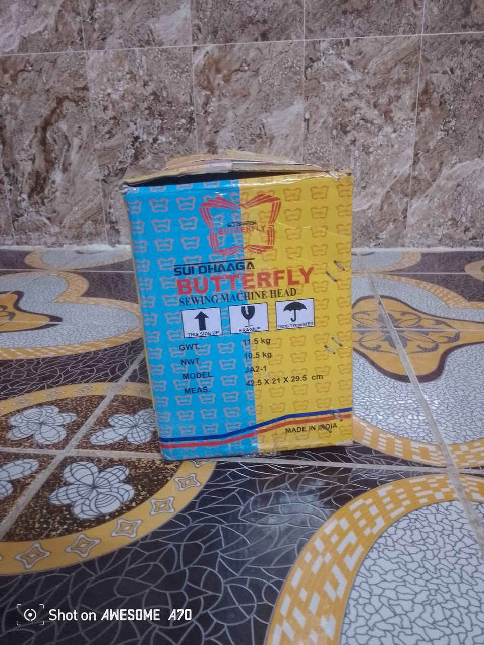 مكينه خياطه للبيع بلكارتون مامستخدمه ام الفراشه الاستفسار علرقم***********
