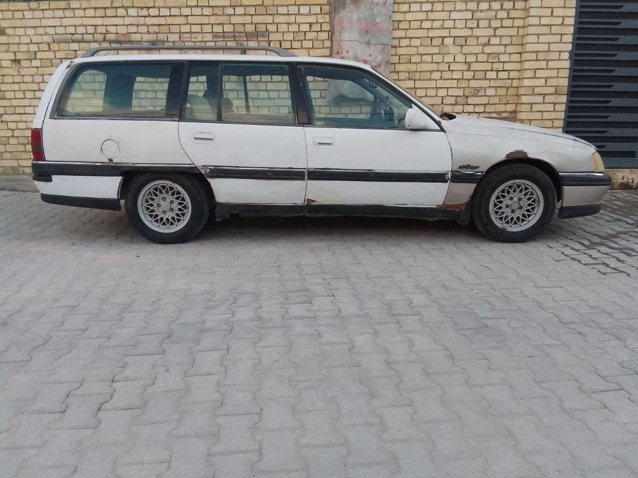 اوبل موديل 92 بيهه مكينه وكير ممتاز سياره جاهزه رقم قادسيه مشروع وطني .تفاصيل أكثر أتصل على الرقم *********** مكلف بالنشر
