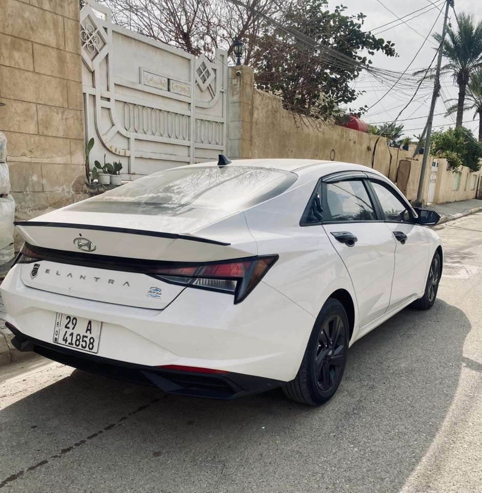 سلام عليكم عندي مكفولة كفالة عامة موديل 2023 ماشية 65ب اسمي فقط اقل شبر بارد بطرف بنيد رقم هزة جدد رايدها 135 وقفلها 133 كلش مابيها ولا ربع عنواني كوت *********** وعندي سونار شامل الها
