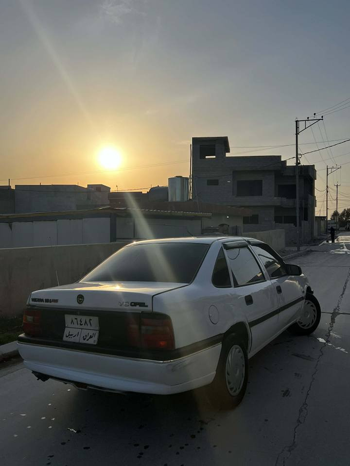 سلام عليكم 
اوبل فكتراً موديل  1991 سيارا كلش نضيفه رقم شميالي اربيل 
/كير و محرك بشرط / سيارا بيها قطعيت صبغ وضعها عل بيلادي /عليها غرامه/95الف ينزل من سعر/مكان سيارا /دهوك قصاء بةردرةش/سعر سياره ع هاي النضافه ٤٦ورقه وبيها مجال رةقم صاحب السيارا *********** موصل, نينوى
