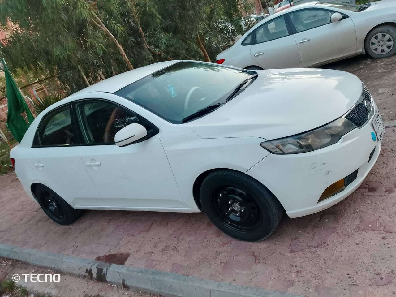 سلام عليكم ورحمه الله وبركاته سيراتو موديل 2011 سياره جاهزه كير مكينه تبريد حداديه كله شراط رقم اربيل وكاله ومداور مشروطات بيه صبغ قطعتين السعر88وبيه مجال للطيبين مكانه نجف الاشرف الرقم ***********
