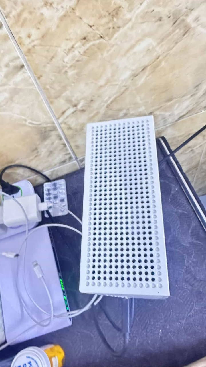 السلام عليكم للبيع إكس بوكس سيريس اس نظيف جدا استخدام قليل مع كافة الملحقات الأصلية والكارتون بيع بسعر 350 او مراوس مع بلي 5 مكاني بغداد حي الجهاد الاتصال على ***********
