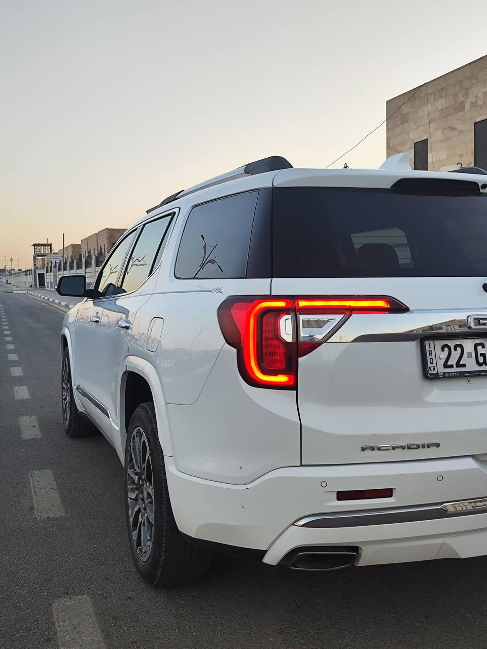 للبيع اكاديا دينالي موديل 2021
• السيارة بإسمي تحويل مباشر 
• 7 راكب
• محرك 3.6 لتر V6

المواصفات:
• تشغيل بصمة
• بصمة أبواب
• تشغيل عن بُعد
• مرايا شفط
• بريك إلكتروني
• شاشة عدادات إلكترونية كاملة
• شاشة وسطية كبيرة
• داتا شو (Head-Up Display)
• حساسات أمامية وخلفية 360 درجة
• رادار أمامي ورادار خلفي
• نقطة عمياء
• المحافظة على المسار
• تنبيه الخروج عن المسار
• تحذير الاصطدام الأمامي
• مثبت سرعة ذكي
• ستيرن كهربائي
• خزن وتدفئة للستيرن والمقاعد
• مقاعد جلد Denali (VIP)
• مقاعد كهربائية
• خزن للمقاعد
• تبريد وتدفئة للمقاعد الأمامية
• تدفئة للمقاعد الخلفية
• نظام صوت BOSE• 
Apple CarPlay & Android Auto
•شحن لاسلكي
• باب خلفي كهربائي شفط
• جنوط دينالي أصلية
• العديد من المواصفات الأخرى

• الحادث موضح بالمنشور بدون ايرباك

💰 السعر: 306 وبيها مجال
المكان: كربلاء
للاستفسار الاتصال او مراسلة واتساب
***********
