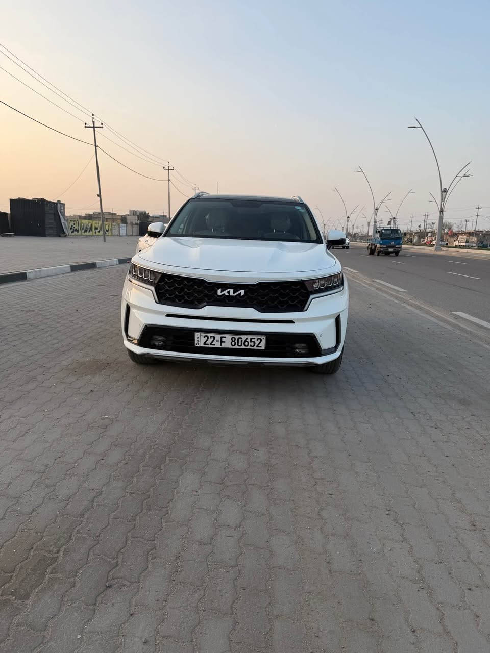 السلام عليكم 
كيا سورنتو 2023 
(6)سلندر V6 بانوراما 
كفاله عامه ما عدا رصعه بكد صبع بقبق الصندوق ما مبينه 
ماشية 53 الف كيلو 
موصفاتها معروفه ما حاجه اعددهن 
مكاني البصرة التميميه
رقم اربيل بأسم شركة شيروان مضمونه وكالة او تحويل
السعر (290)
رقم الهاتف 
*********** البصرة, العراق
