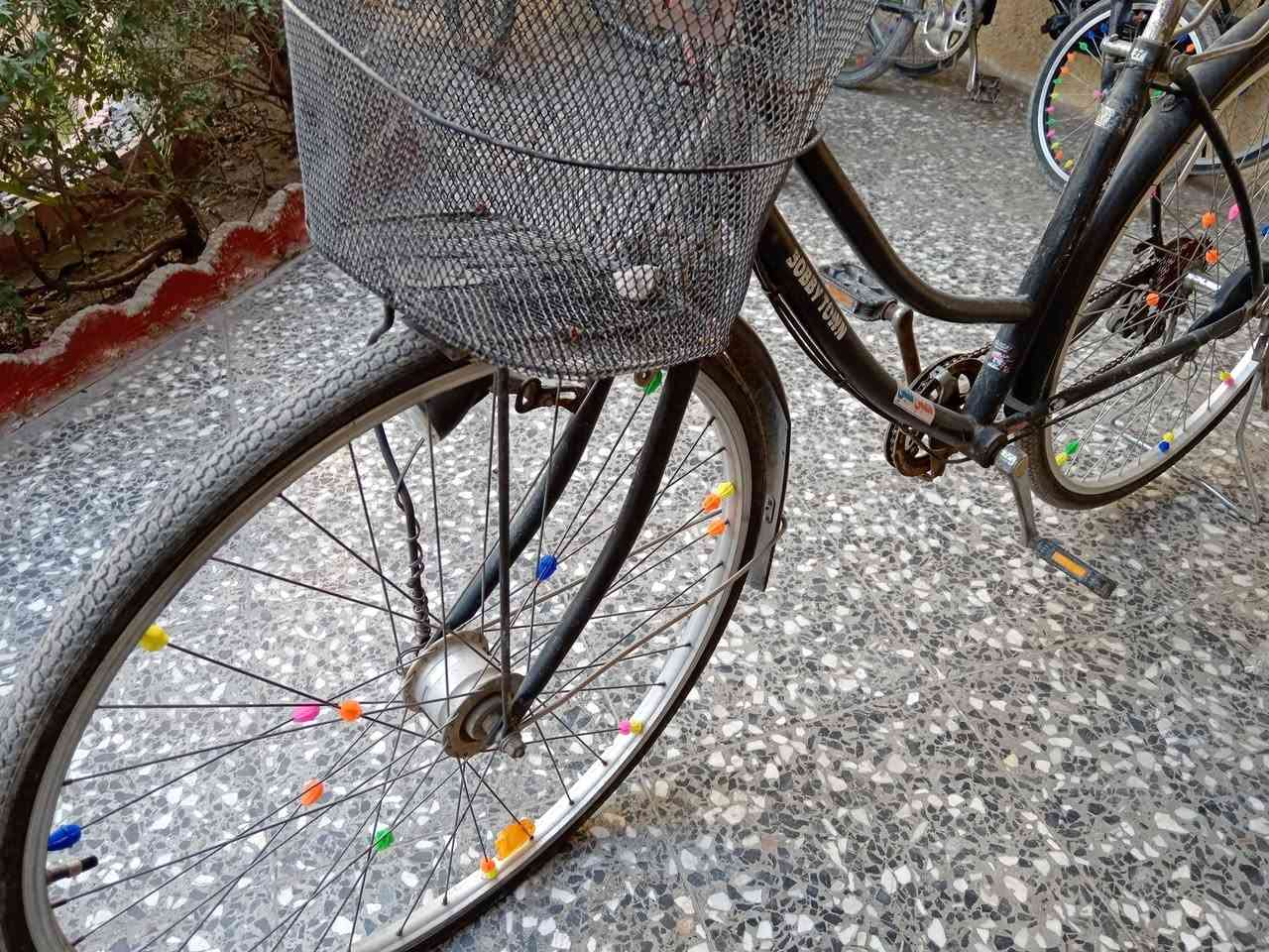 سلام عليكم بايسكل بناتي للبيع حجم ٢٧ سعرة ١٠٠ وبي مجال للطيبين العنوان بغداد حي جهاد الأمانة قرب جامع مديحة الجنابي الاستفسار عن هذا الرقم ***********
