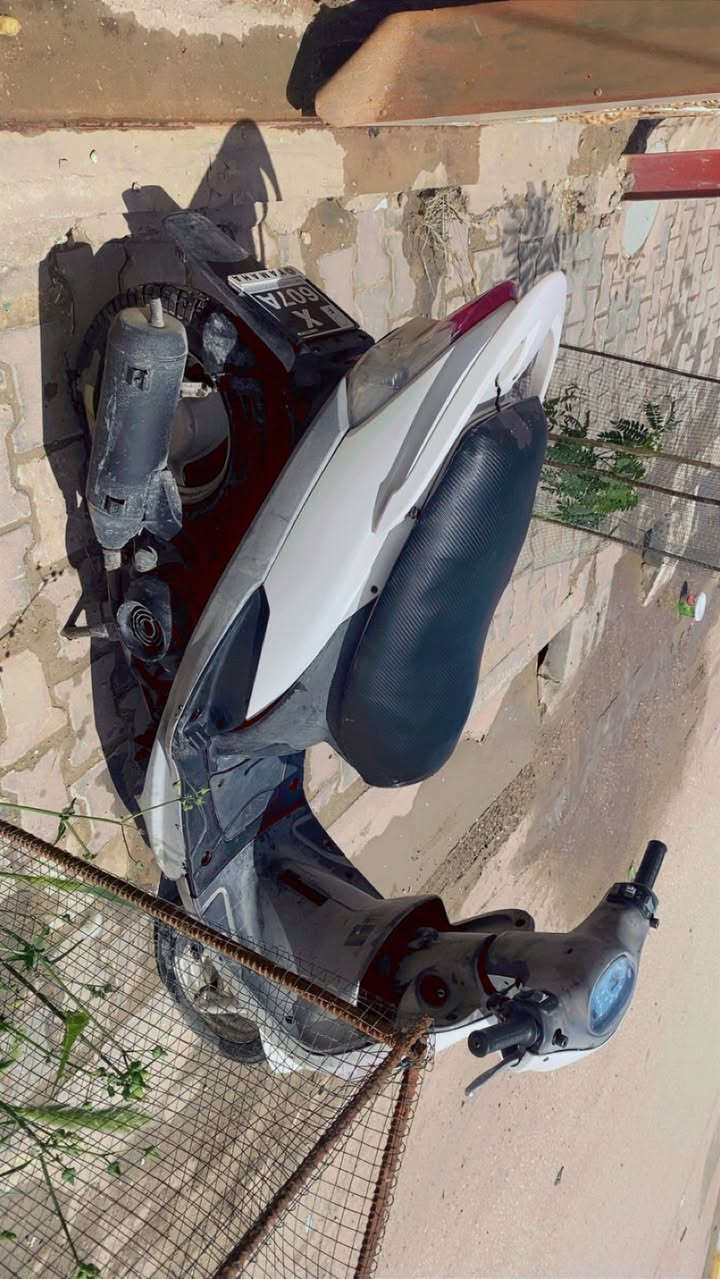 السلام عليكم وكل عام وانتم بالف خير 
دراجه منغولي للبيع مكفوله سلف هندر كهربائيات كلهن شغالات بك لايت عالي ناص اشاير الدراجه ممفتوح ولا برغي بيها فقط شغلات بسيطه وعلى ايدي فتحتهن واذا تحب تتاكد راسلني او خابرني وبخدمتكم اني 
الموقع الديوانيه قضاء الحمزه الشرقي 
السعر 750وبيها مجال للطيبين 
للتواصل *********** وتساب ومتواجد ماسنجر وكل الهلا بيك
