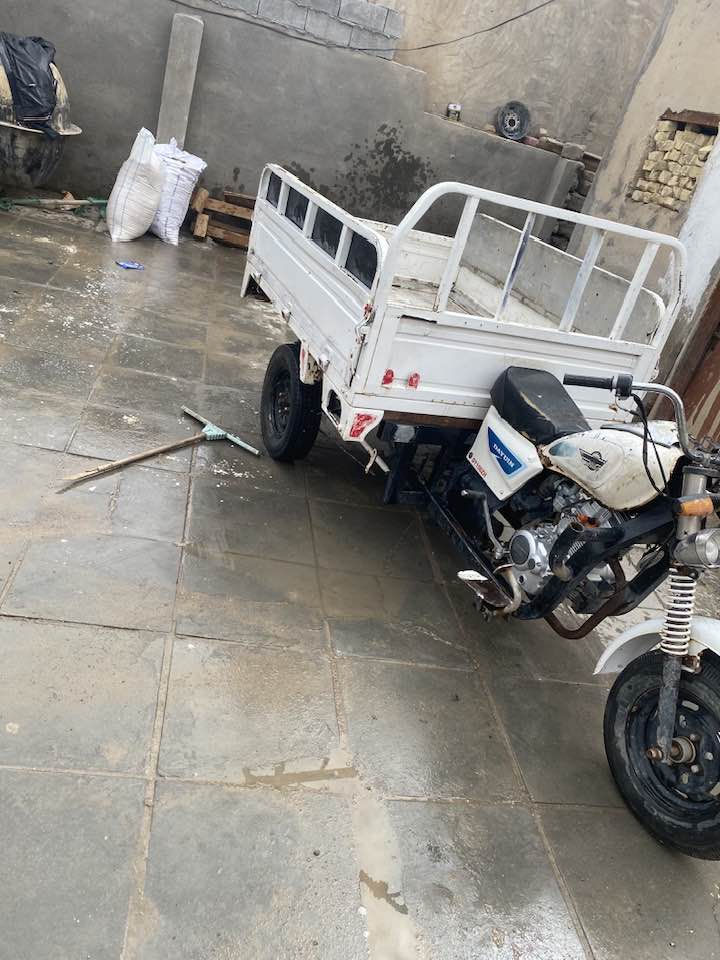 ‏السلام عليكم للبيع موديل 15 محرك جديد أوراق كاملة السير1 250 العنوان الناصري رقم الهاتف ***********
