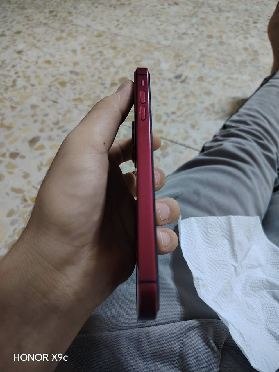 السلام عليكم اكس أس ماكس محور ١٧ برو ماكس ذاكره ٦٤  تحوير مضبوط مو تلزيك الفلاش يشتغل ودكمه الصامت تشتغل الجهاز كله شغال مبدل فقط بطاريه ١٠٠ اصليه ب٤٠ ألف بدلتها فيس إيدي متوقف باقي كله شغال ومكفول بوبجي ٦٠ فريم ثابت يشغل HDR صوت اتصال نت سيمكرت كله شغال وعل فحص مبدل فقط بطاريه اصليه فقط الضهر مفطور موضح بال صوره ما مآثر علا الجهاز السعر ١٤٠ السعر ثابت غير قابل للعمله العنوان بغداد الرشاد شارع القاعده رقم الهاتف *********** لا يوجد توصيل
