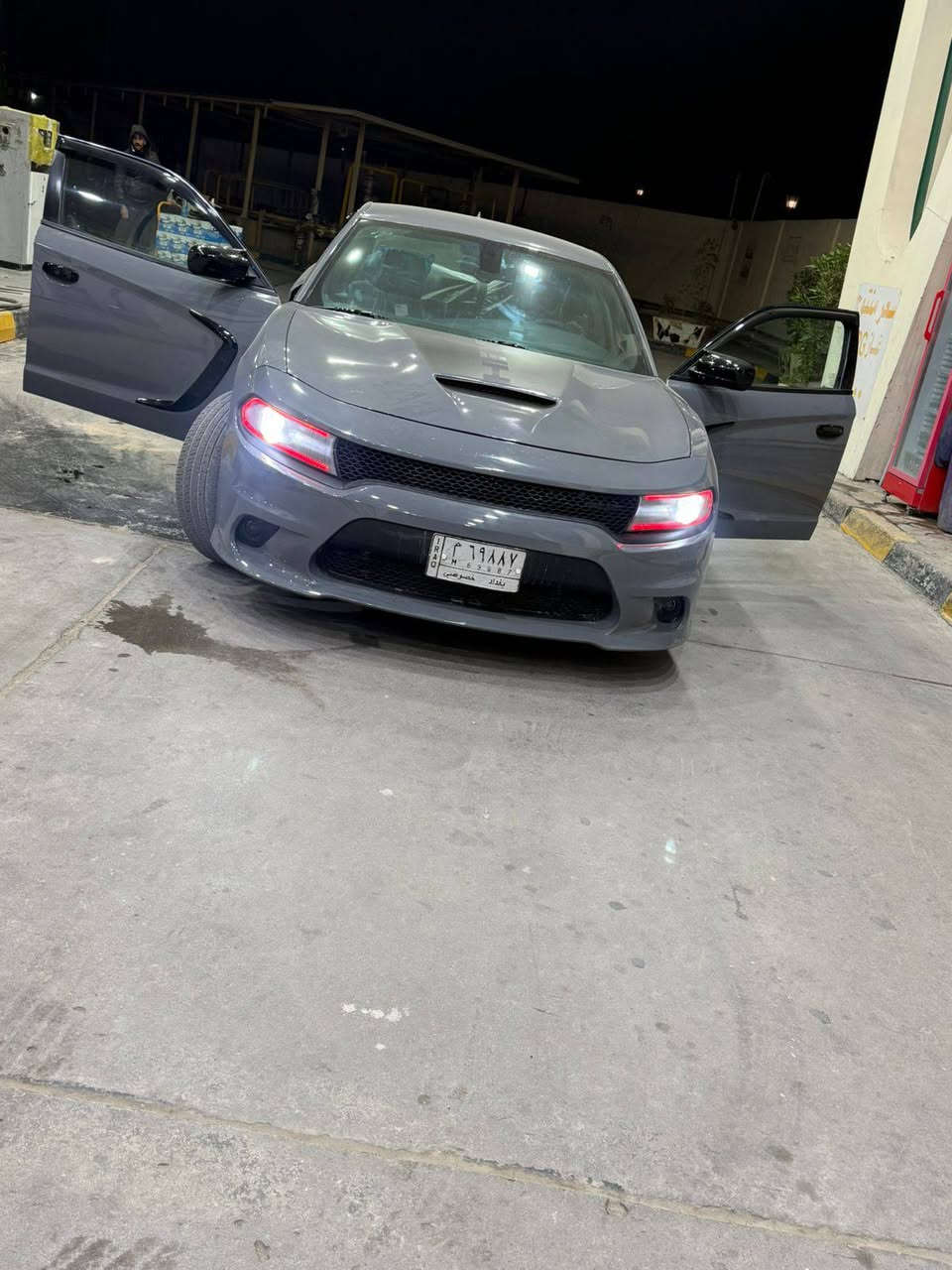 جارجر ار تي موديل 19 8 سلندر  حادثهه خفيف بدون دواخل  مصبوغ عام تغير لون السياره مكانهه بغداد السعر 165 وبي مجال الاستفسار ***********
