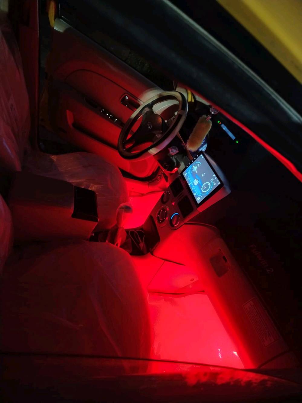 شيري افلو. مديل 2013 لبيع سعر 35قفل بدون احراج مكفول من كلشي سياره تحويل ثاني يوم بيه ضربات خفيفه مال طخطخ ***********