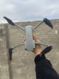 اير 2 وجوستكً شاشه جديده للبيع رقمي 07744692699