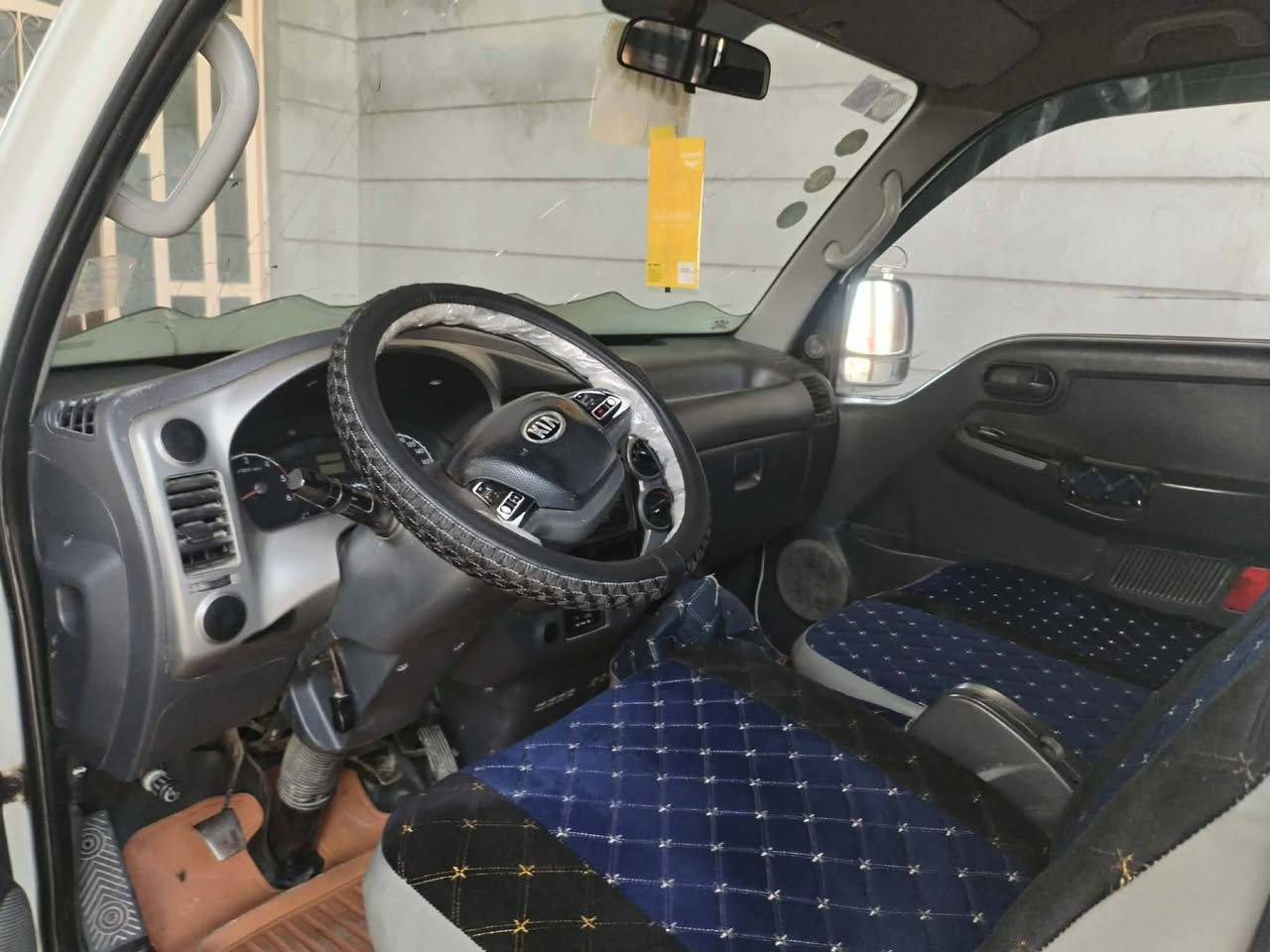 كيه موديل ٢٠١٥ مكفوله رقم واسط انكليزي سياره جديده سنويه ٢٩ مكان السياره واسط محجره تخم تاير ***********كهربائيات كلها شغاله
