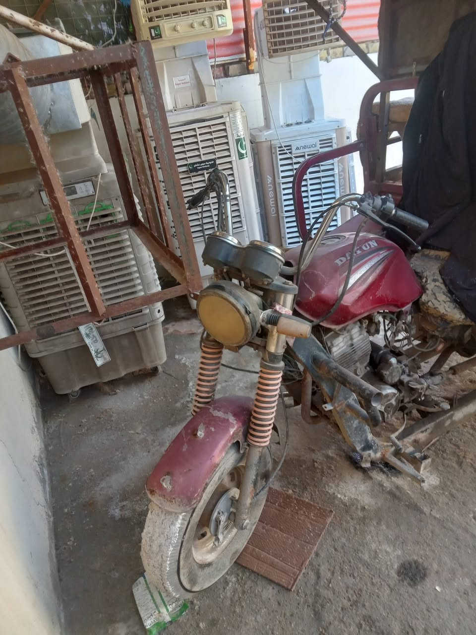 سلام عليكم ستوته دايون 2020للبيع مكاني بغداد ابودشير كلهه شغاله كهرباء شغاله ستوته مال شغل خير من الله كلهه شغاله عوزه ترتيب قليل مكاني دوره ابودشير سعره 750 وبيه مجال للشراي يجي خالص هاذه رقمي ***********
