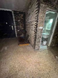 🔶 للإيجار في منطقة السيدية 🔶  📍 شقة طابق أول تتكون من:  • غرفتين نوم  ...