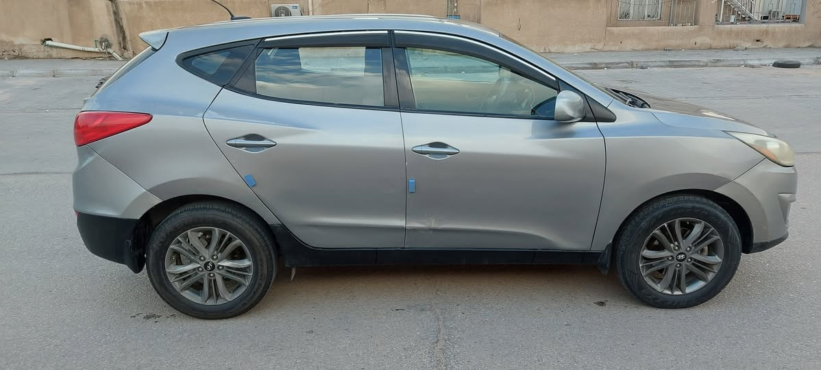 السلام عليكم توسان ١٥ امريكيه نص فول مكينه ٢٤٠٠  رقم كربلاء دولي تحويل مباشر ماشيه ١٤٥جاهزه مكينه كير تبريد حداديه تخم تاير حادث بابين والباقي كلير سونار مرفوق موجود في كربلاء السعر ١٢٢ الاتصال ***********
