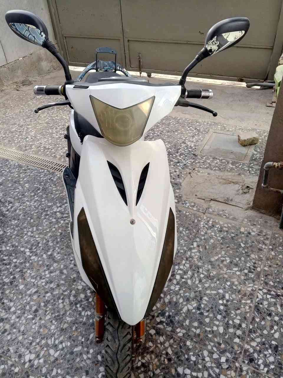 ماكس صيني  بس هندر ميشتغل  سعرهه ٣٠٠ وبيهه مجال مكان شعب ***********
