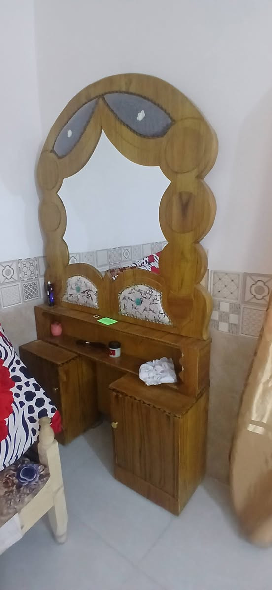 غرف نوم بعدة جديدة قبل محرم ماخذه هسة اريد ابيع مستعجل ان محتاج فلوس للبيع ثلاث قطع / سعر ٤٥٠ بي مجال / موبايل ***********
