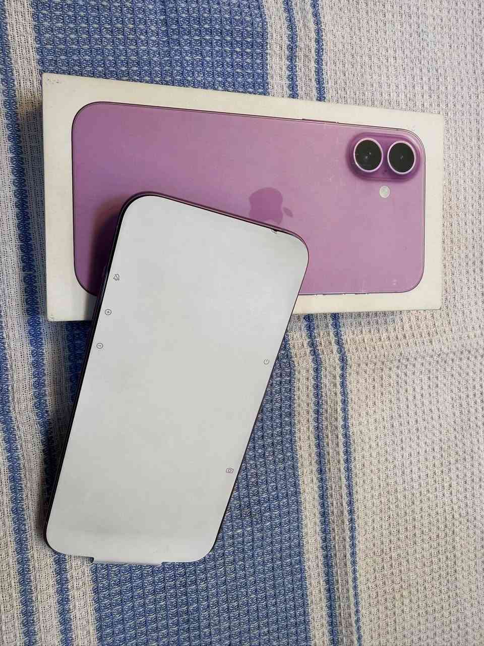 Iphone 16 Plus
ايفون 16 بلاص لون وردي
ذاكرة 128
شرق اوسط ضمان ماستر
نظافته نظافة الجديد
بطارية 94% مستخدم قليل جدا
مع ملحقات كاملة
العنوان شارع الربيعي
***********
