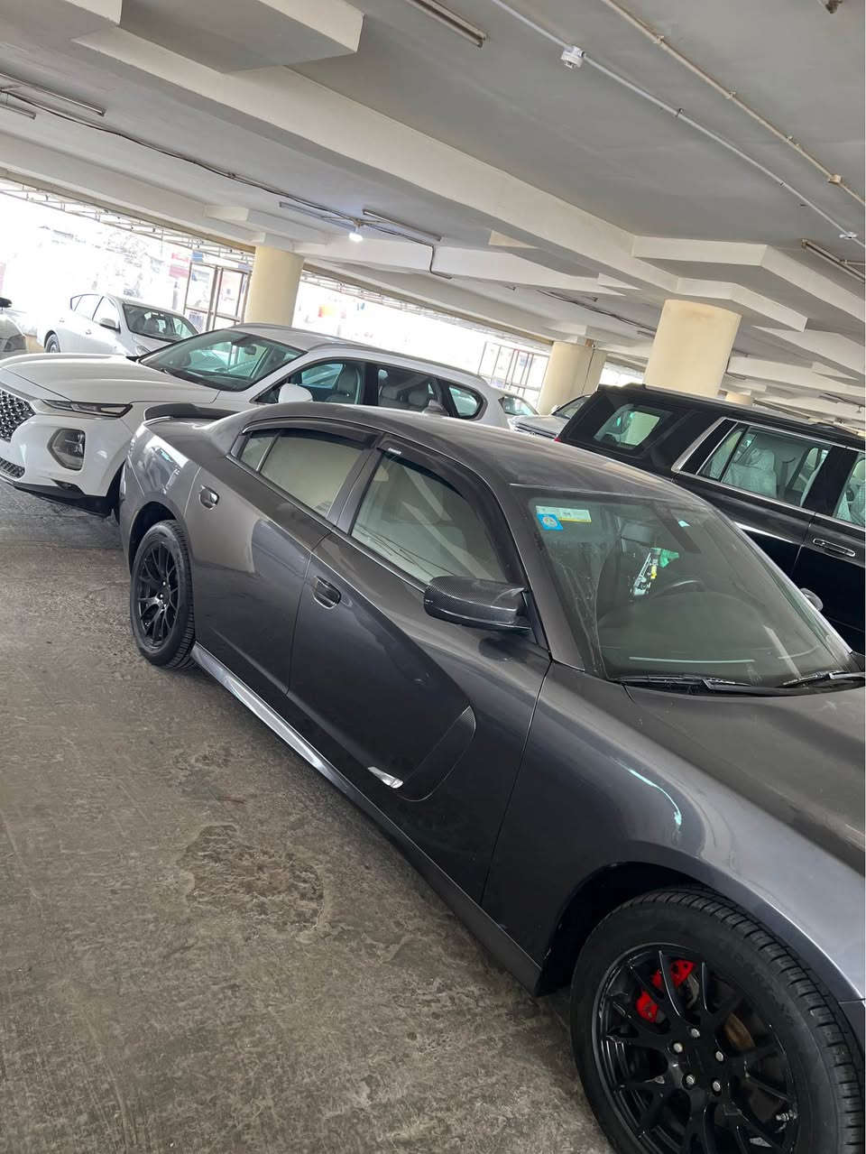 جارجر 2018 sxt plus 
للبيع او مراوس بشي مناسب 
شاشة جبيرة كار بلي 
كشنات حظن تدفئة  
مكينه كير كفالة 
حدادة جديدة امامي وخلفي 
طخم تاير جديد 
محدث srt كت اصلي درجة اولى 
حادث امريكا بس دعامية 
وبالعراق صار بيها مكانات صبغ صغار مثل ما موضح بالصور بالاضافة الى الجاملق الخلفي بي صبغ همين بدون قطرة دواخل لا شواصي ولا لغود كلهن سليمات 
رقم بغداد بأسمي 
ماشية 118 الف 
السعر 185 وبيها مجال بسيط 
*********** البصرة, العراق
