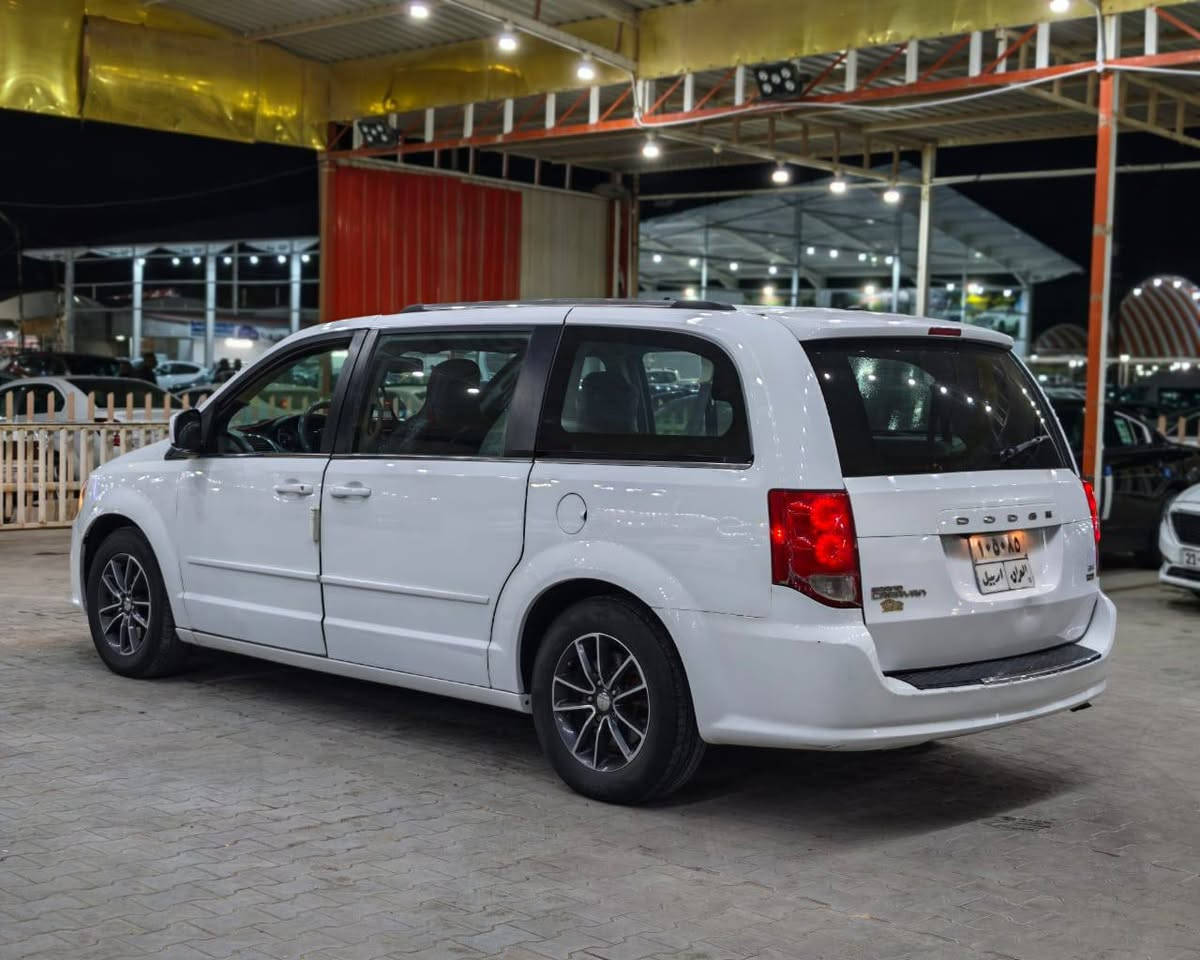 دوج كرفان للبيع 
2017 وارد أمريكي داخل كلين حادث بالعراق جاملغ الكدام صوب السايق  شواصي لغود مابيهن شي بلاديه مواصفات بيبان كهرباء جنطة كهرباء شاشه كامرة خلفيه
 كشن السايق كهرباء كشنات بلع مخمل نضيفات مكينه كير تبريد صدر خير من الله لان ادامتها وصيانتها للسياره اول باول  
رقمها اربيل
مكان السياره نجف 

السعر 165 وبيها مجال

للاستفسار 

متوفر واتساب ايضا ***********
