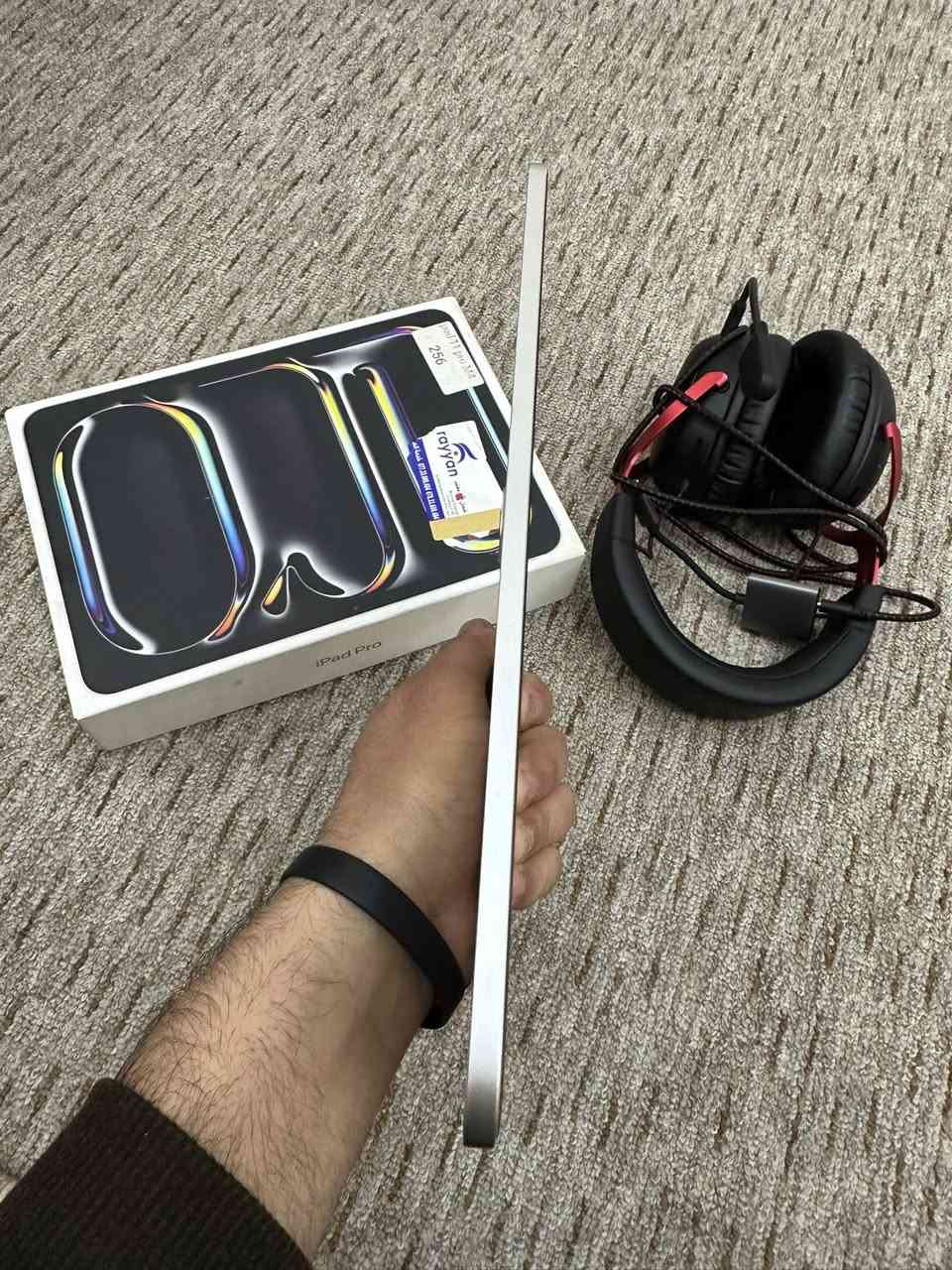 سلام عليكم ايباد m4 نضافه 100/100
ذاكره 256 ايباد زلغ ما بي كامل ملحقاته بطاريه 93 
عدد دورات شحن 175 سعر 925 وبي مجال رقمي ***********
