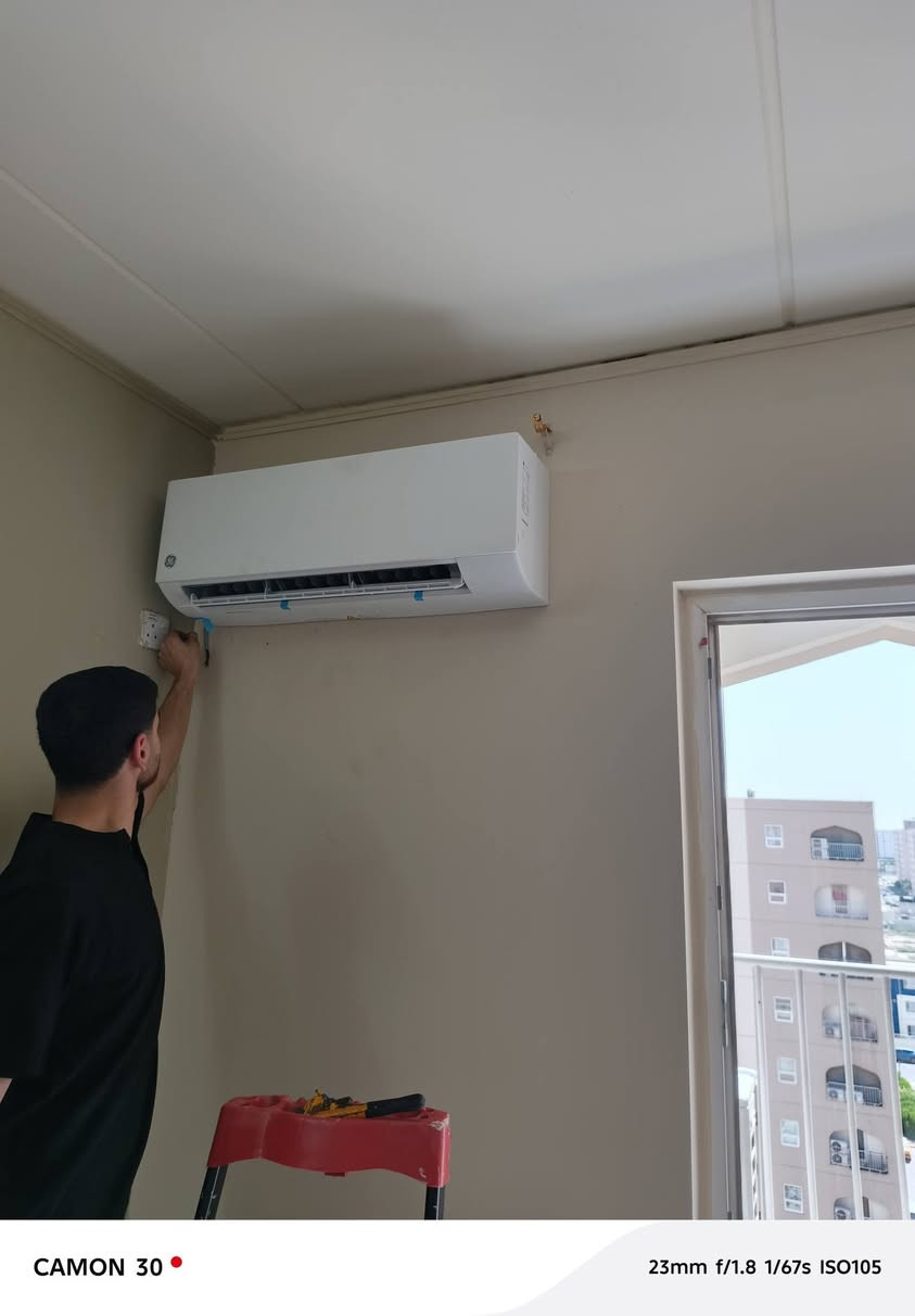 كادر متكامل لخدمات الصيانة والتشطيبات في بسماية 🏠
هل تبحث عن الجودة، السرعة، والأسعار المناسبة؟
نوفر لكم فريقاً فنياً متخصصاً لتنفيذ جميع أعمال الصيانة والتشطيبات باحترافية عالية.
خدماتنا: 🔹 فتح، شد، وصيانة جميع أنواع السبالت.
🔹 صيانة وتبديل السخانات.
🔹 تنفيذ جميع أنواع الديكورات الداخلية.
🔹 نصب وصيانة كاميرات المراقبة.
🔹 صيانة الأعمال الصحية (السباكة).
🔹 صبغ الشقق والمنازل بأحدث الأساليب.
🔹 إضافة نقاط كهرباء وجميع الأعمال الكهربائية.
🔹 تبديل كيلونات الأبواب، الأقفال، وجميع مستلزمات شقق بسماية الأصلية.
🔹 فتح، شد، وصيانة الكاونترات.
✨ دقة في العمل | التزام بالمواعيد | أسعار منافسة | ضمان على جودة التنفيذ
📞 للحجز والاستفسار:
***********
📱 اتصل أو راسلنا عبر واتساب في أي وقت.

