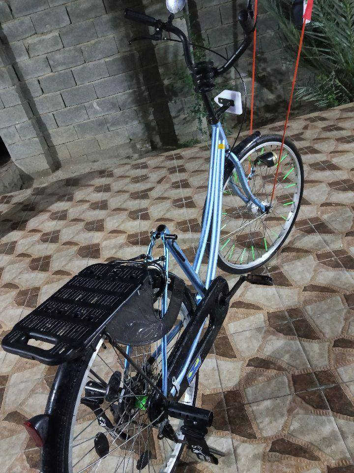 بايسكل حاويه حجم 26 شخوط بل بماشه قليله النوع ياباني الكشن موجود السعر 90 وبي مجال العنوان العزيزيه قرب مطعم الموسوي الرقم ***********
