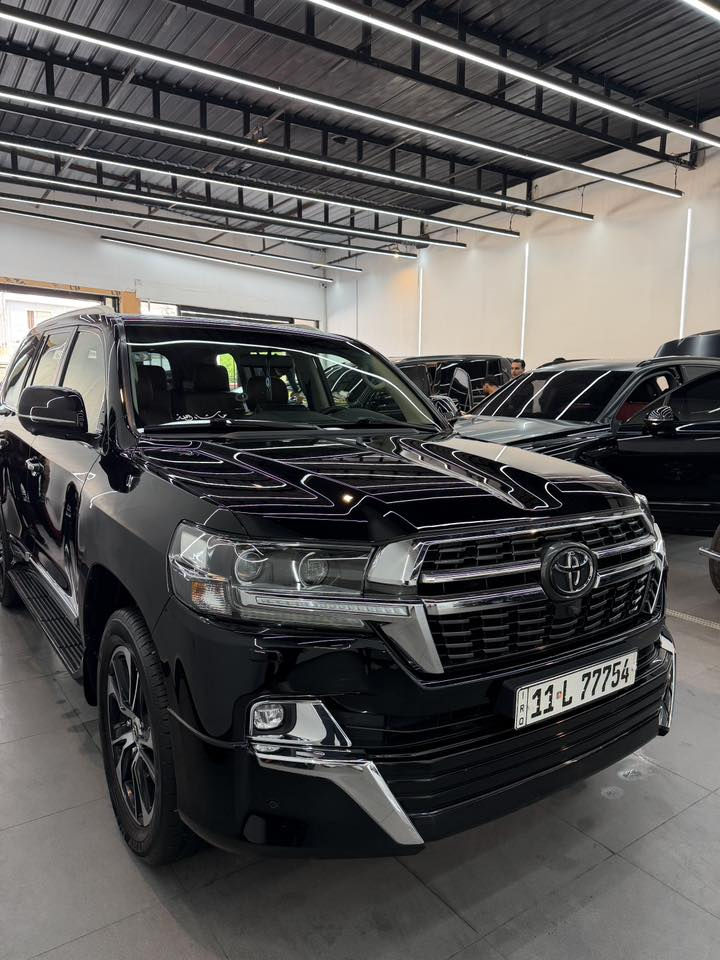 السلام عليكم 

لاندكروز GXR
موديل 2021 بريم اصل dvd ب سقف
السيارة 5 كامرات داخل قرميدي
ماشيه 75 الف حقيقي
السياره كفالة عامة بدون اي ملاحظة 
مكانها بغداد 
‭٠٧٨٤ ١١١ ٦٠٠٠
